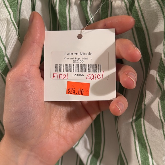 White with green stripes flowy beachy top from boutique - Picture 4 of 4